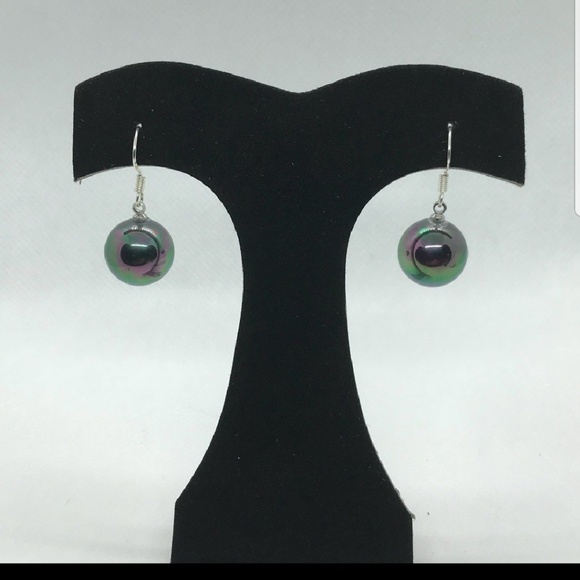 Genuine Tahitian shell pearl dangle earrings - Picture 2 of 3